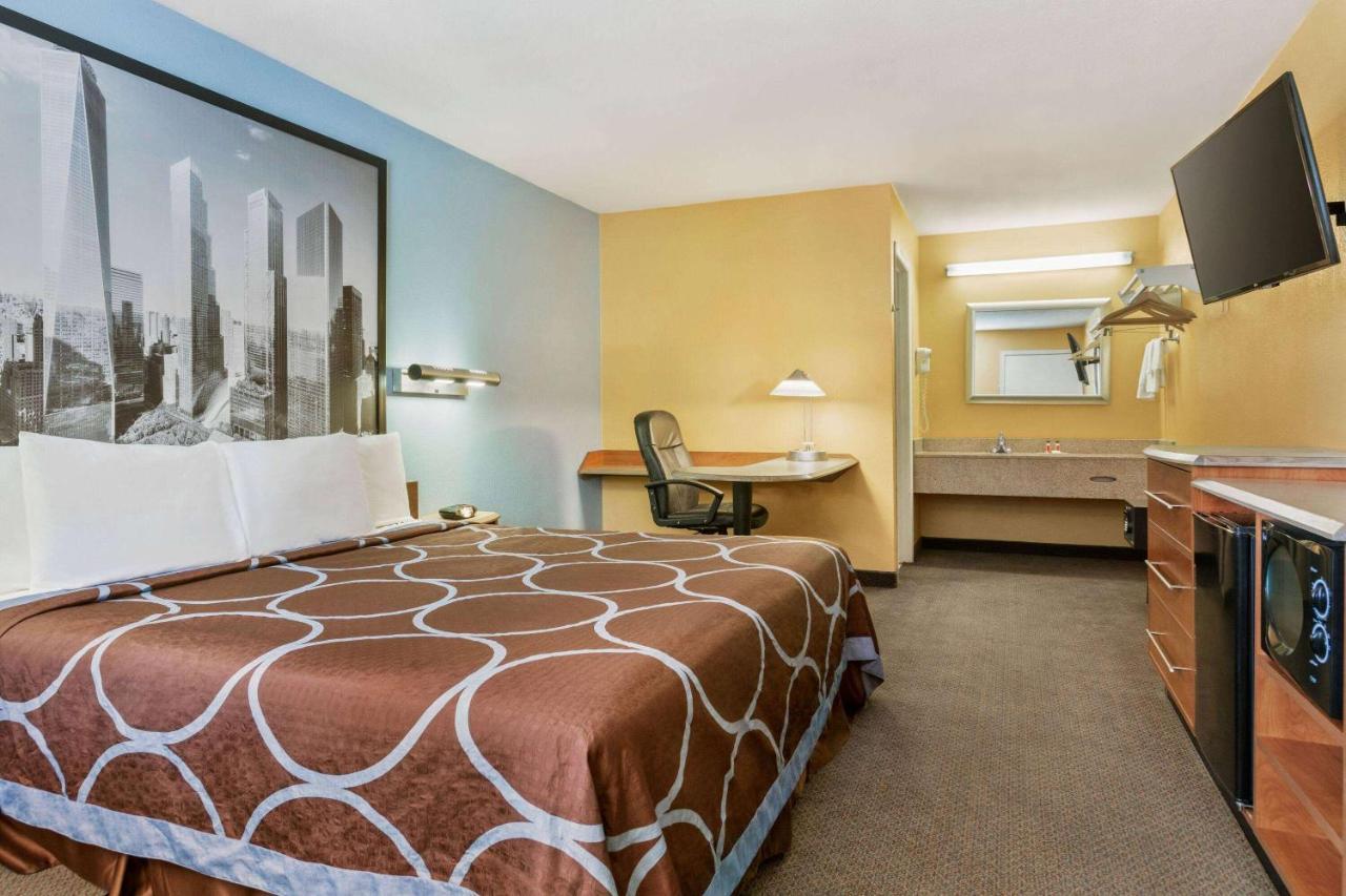 Super 8 By Wyndham Findlay Hotel Exterior foto